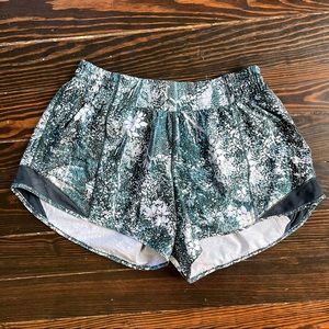 Lululemon Hotty Hot Short Size 4